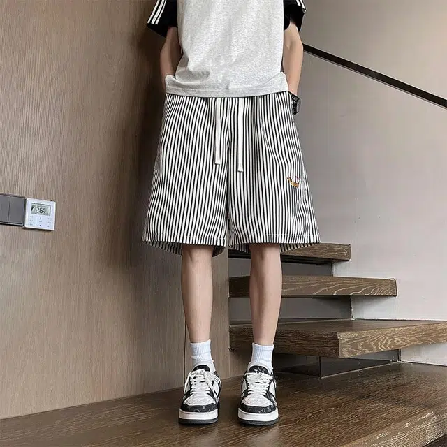 奇迹街区 日系复古可爱腊肠狗图案条纹设计潮牌百搭舒适松紧宽松适中五分休闲短裤 男女同款