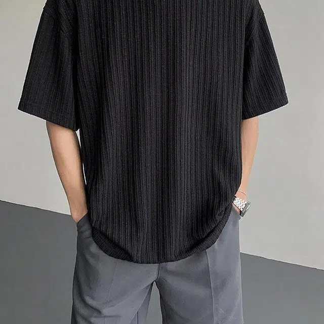 URBAN AUTHENTIC T