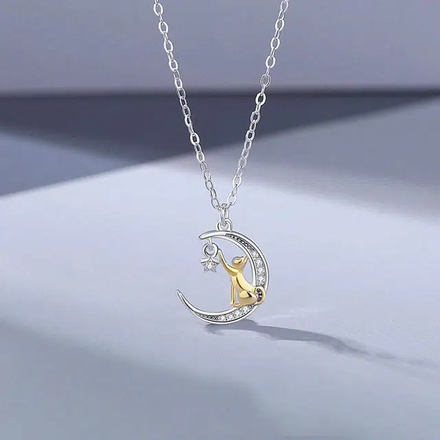 925