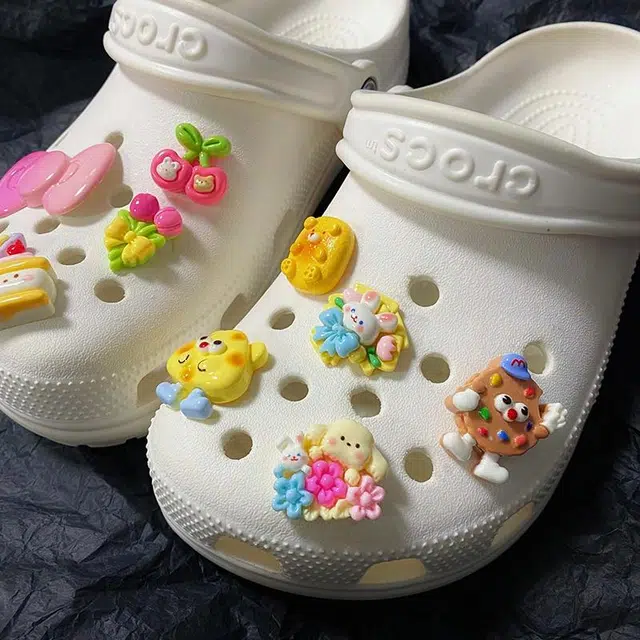 US8ACC Crocs DIY