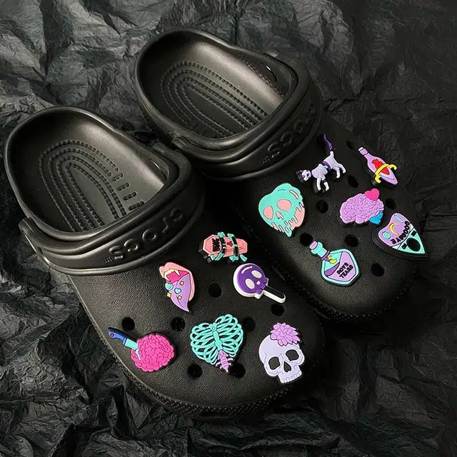 US8ACC Crocs DIY