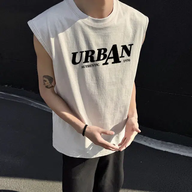 URBAN AUTHENTIC T