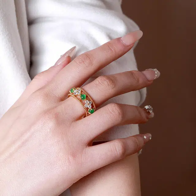 匠锁心玉 幸运四叶草 小众轻奢高级感 原创设计 时尚百搭通勤 新中式 国潮国风 简约大气 玉髓 戒指 男女同款情侣款