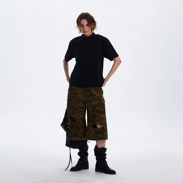 MAD WITCH T