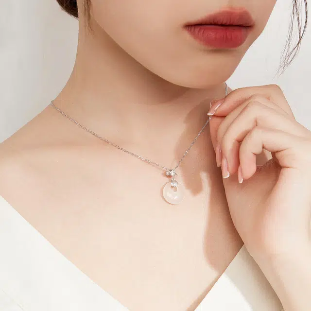 魔物 三生有杏平安扣 新中式复古设计小众潮流温润细腻平安顺遂 日常通勤百搭 精美礼盒 玉髓 玉石项链 女款