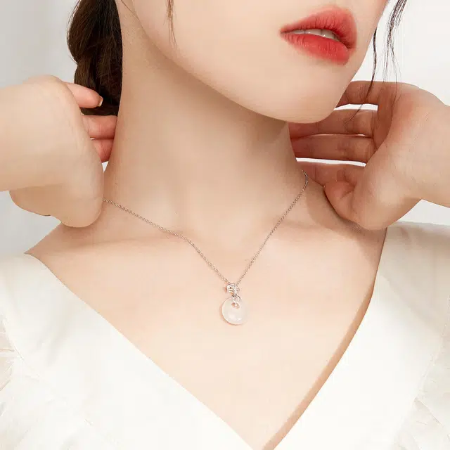 魔物 三生有杏平安扣 新中式复古设计小众潮流温润细腻平安顺遂 日常通勤百搭 精美礼盒 玉髓 玉石项链 女款