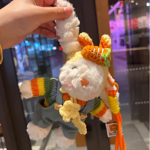 丹琴 多巴胺垂耳兔公仔 软萌生日派对包包挂饰卡通可爱胡萝卜背带裤玩偶钥匙扣 毛绒 挂件 男女同款情侣款