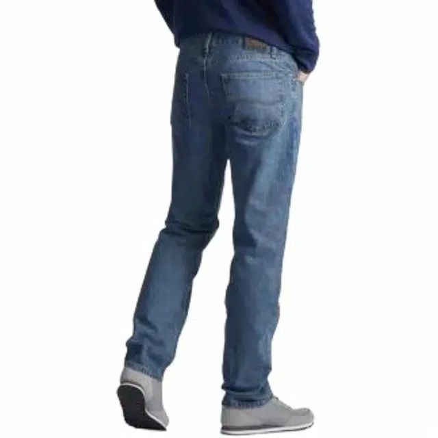 Lee