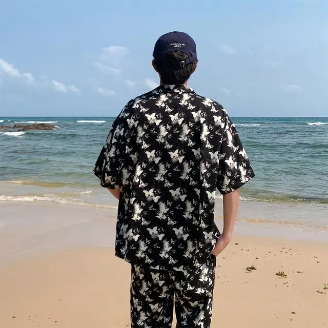 人本 垂感蝴蝶印花休闲潮流短裤大码舒适短袖衬衫套装 男款