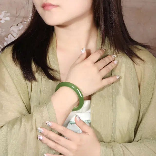 【马达加斯加料】 老凤祥 清透远山黛马料油青新中式国潮宫廷风 清冷秀丽盈润典雅百搭汉服旗袍气质正圈#好运 玉髓 玉石手镯  女款