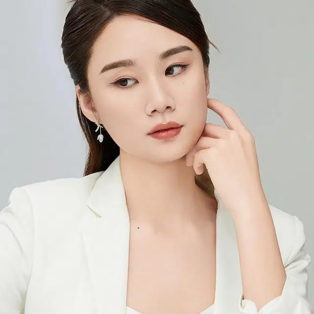 S925
