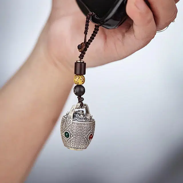 999
