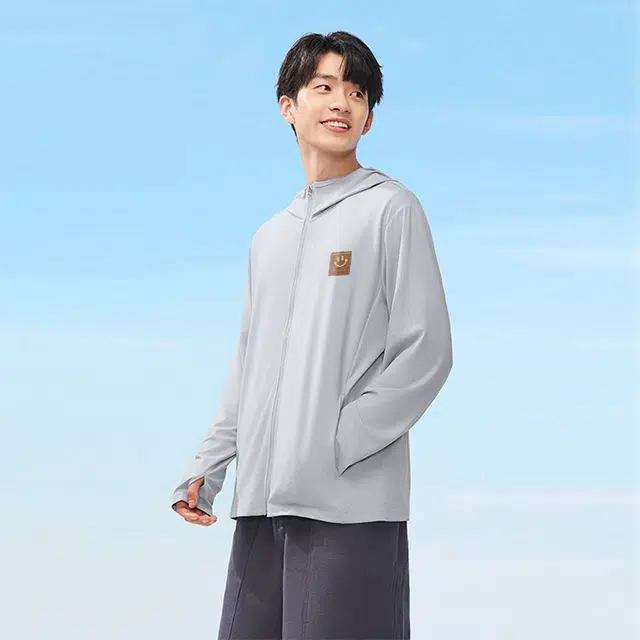 棉致 防紫外线简约笑脸印花冰丝速干凉感透气连帽防晒服 男女同款