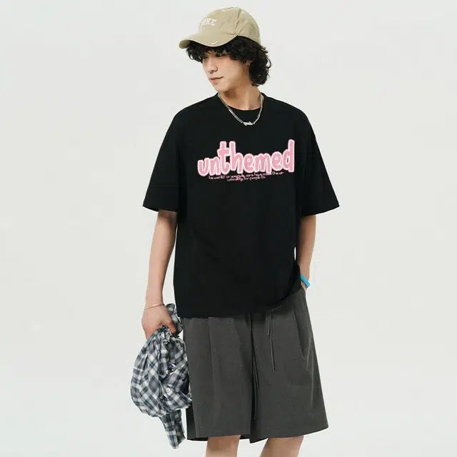 UNthemed T