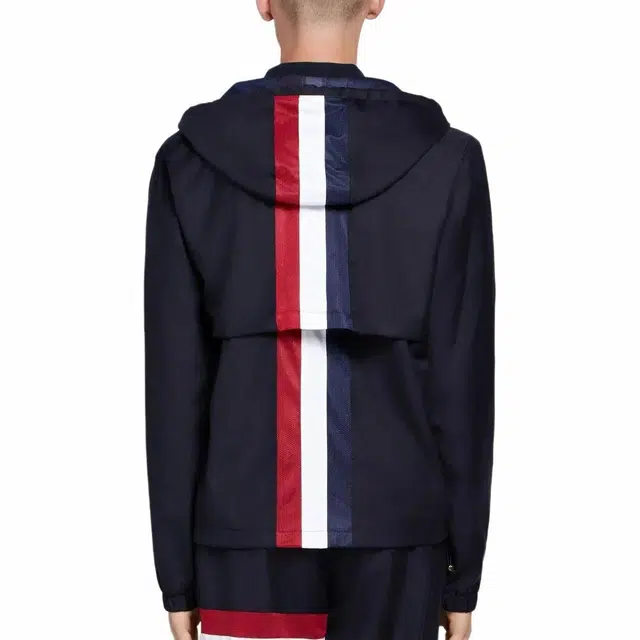 THOM BROWNE Logo
