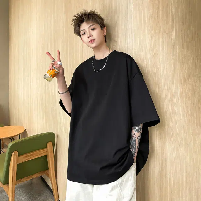 URBAN AUTHENTIC T
