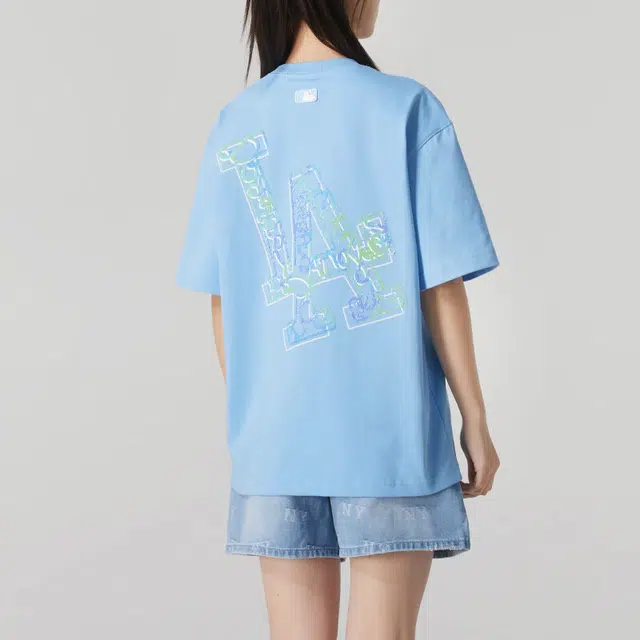 MLB T