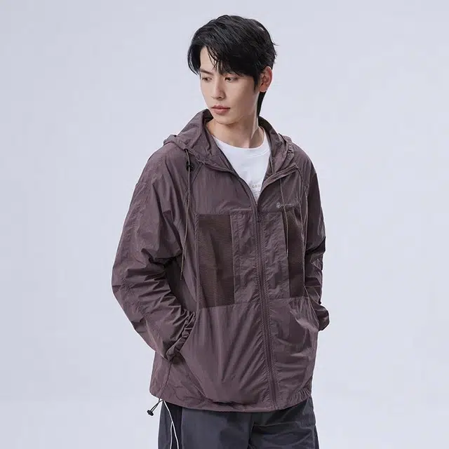 贵人鸟 轻盾逐光系列 梭织连帽工装机能风反光银印花冰丝感 透气防紫外线防晒服 男女同款