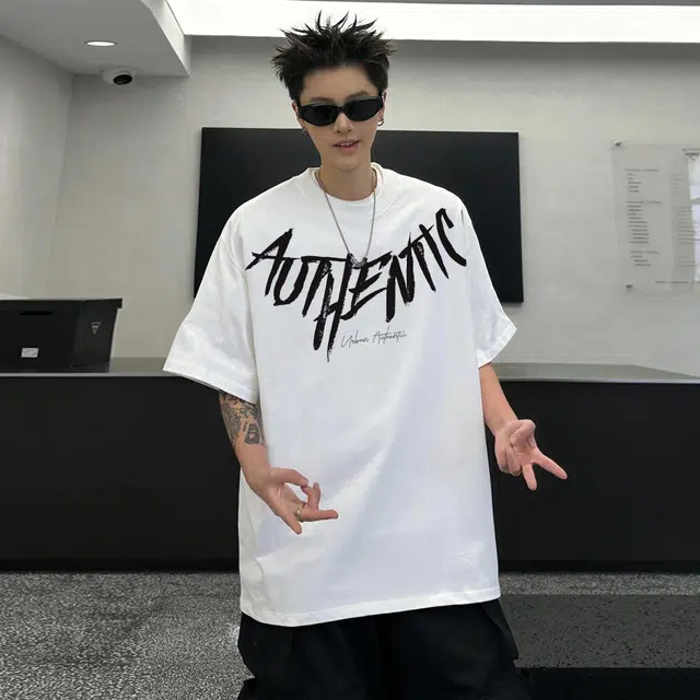 URBAN AUTHENTIC T