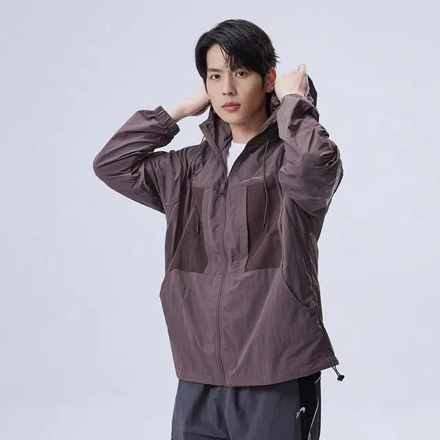 贵人鸟 轻盾逐光系列 梭织连帽工装机能风反光银印花冰丝感 透气防紫外线防晒服 男女同款