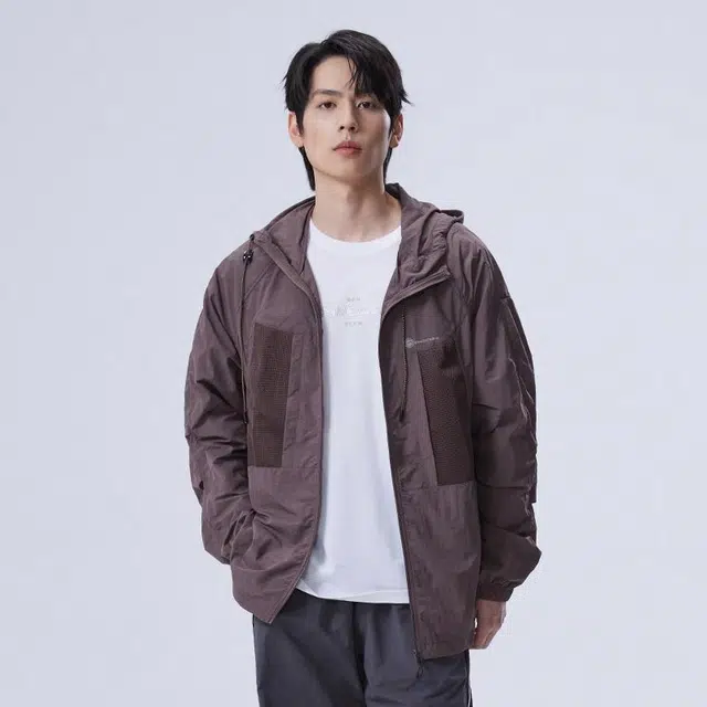 贵人鸟 轻盾逐光系列 梭织连帽工装机能风反光银印花冰丝感 透气防紫外线防晒服 男女同款