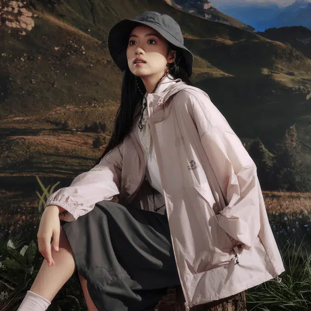 PELLIOT Mountain Series Lightweight Sunscreen Jacket