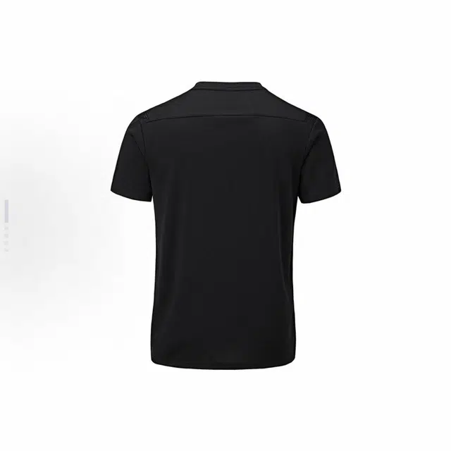 Under Armour T