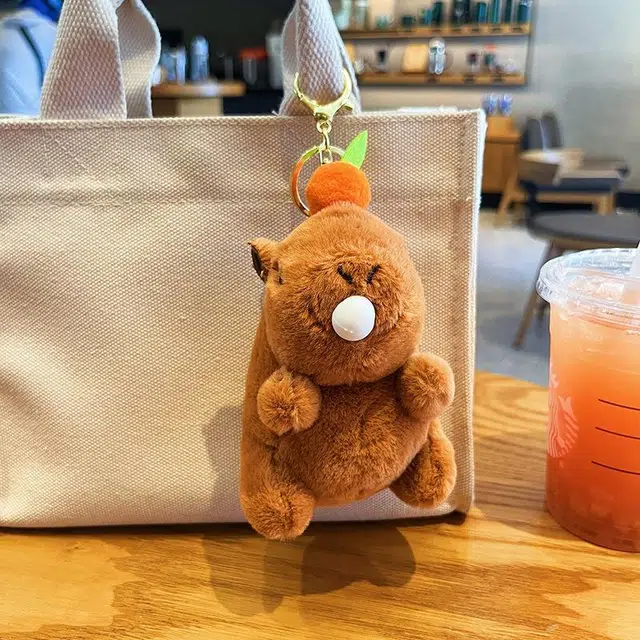 卡皮巴拉小黄豚 卡皮巴拉吐泡泡款挂饰可爱 水豚公仔 包包小装饰 毛绒 挂件 男女同款情侣款