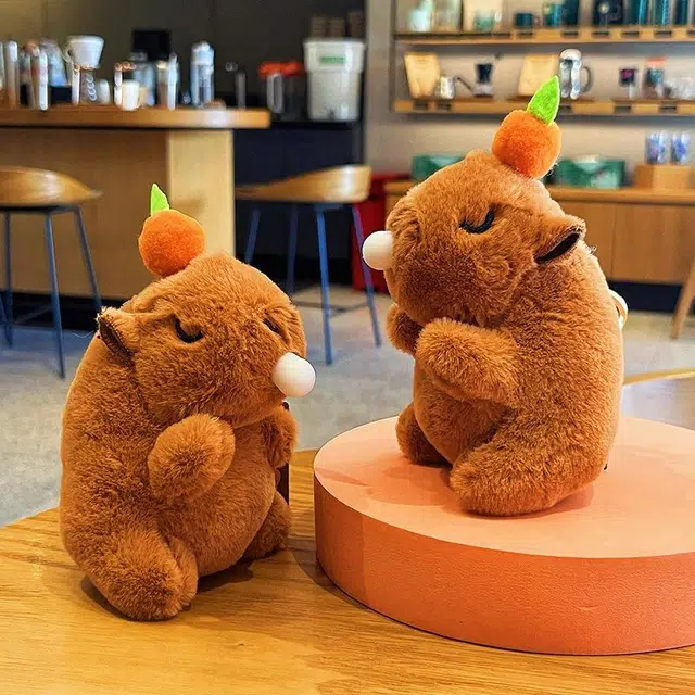 卡皮巴拉小黄豚 卡皮巴拉吐泡泡款挂饰可爱 水豚公仔 包包小装饰 毛绒 挂件 男女同款情侣款