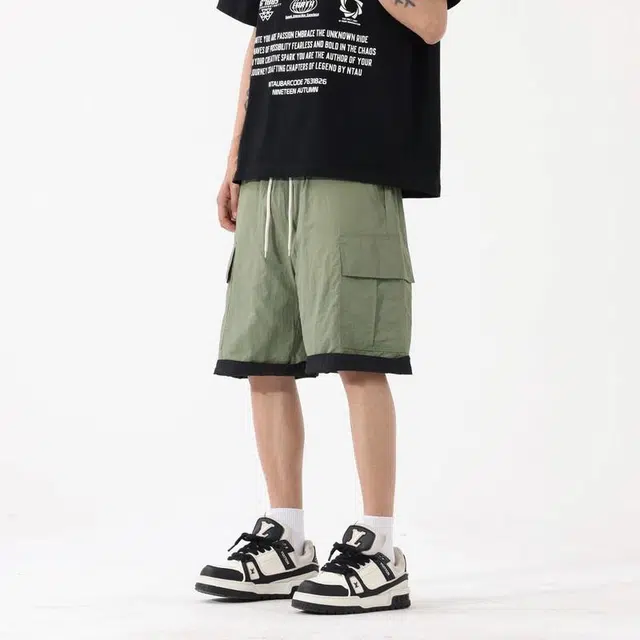 海尔斯 美式复古高街舒适时尚简约宽松纯色潮流百搭工装亲肤透气双面穿轻薄冰丝凉感褶皱系带休闲短裤 男款