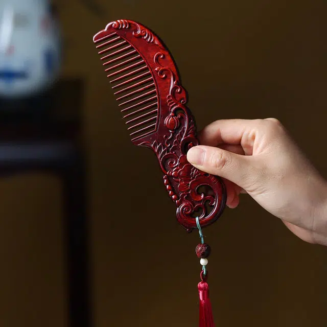 灵晔 国潮新中式好运莲莲 诸事顺遂 平安 精工雕刻并蒂花国风 檀木 梳子 男女同款情侣款