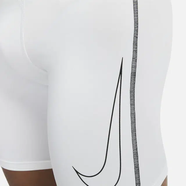 Nike Pro Dri-FIT Logo