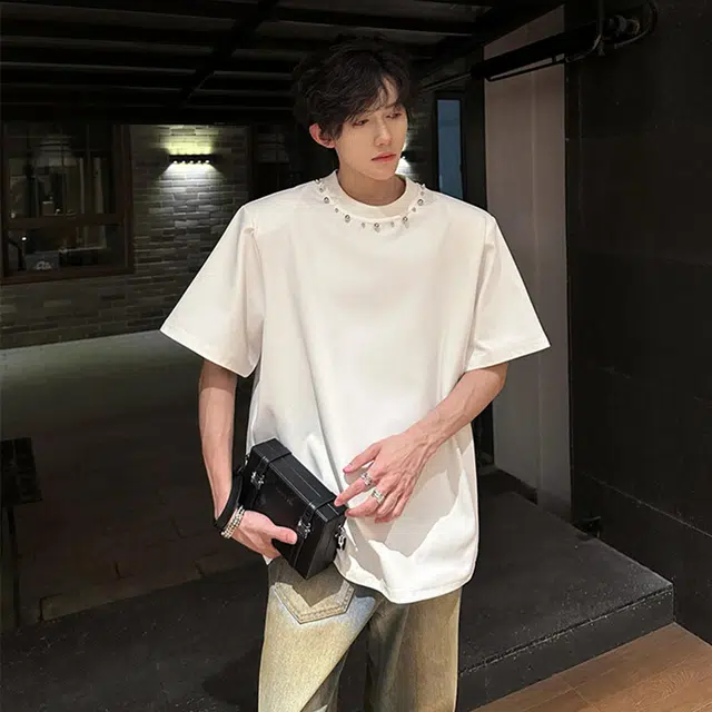 URBAN AUTHENTIC T