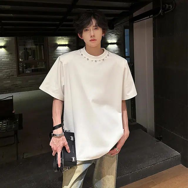 URBAN AUTHENTIC T