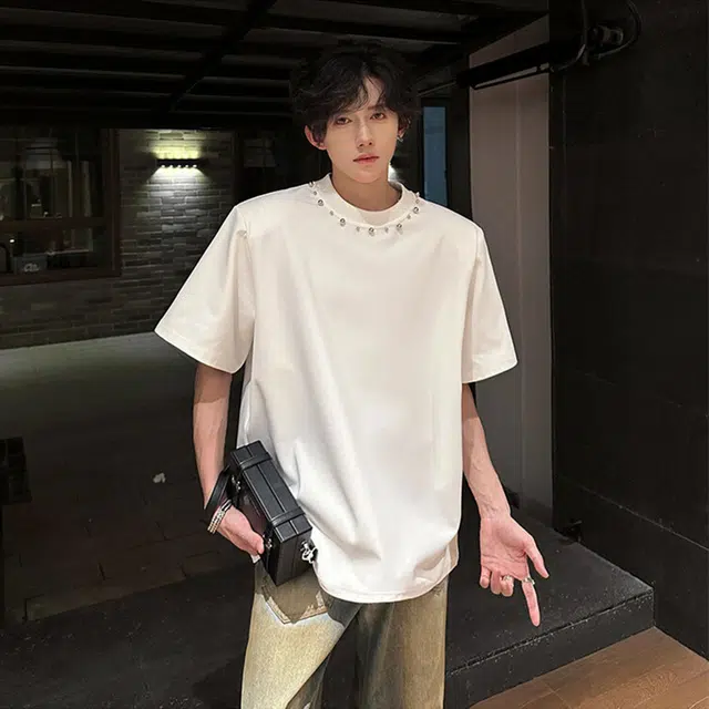 URBAN AUTHENTIC T