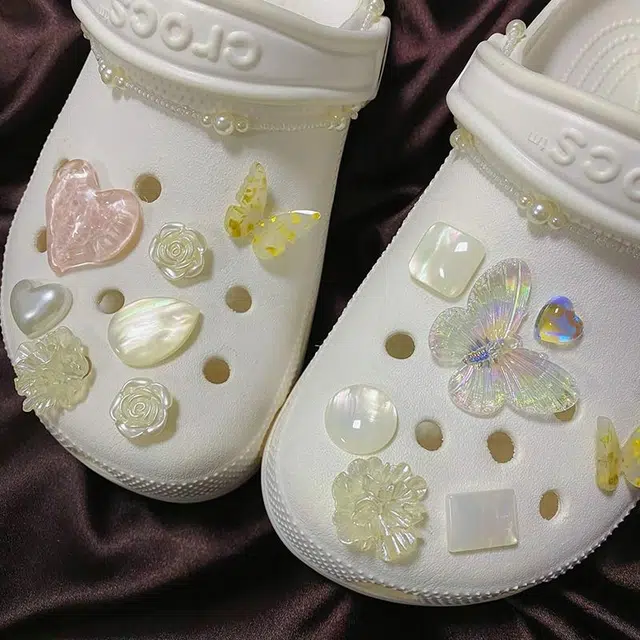 US8ACC Crocs DIY