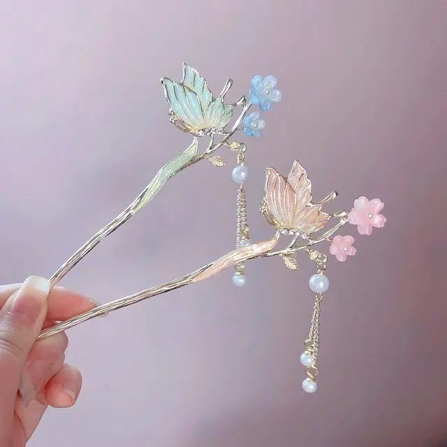 【蝶吻枝芽】 指尖瑰宝 新中式蝴蝶花朵流苏发钗高级感珍珠流苏步摇小清新仙气满满旗袍古风服饰百搭 镀银 发簪 女款