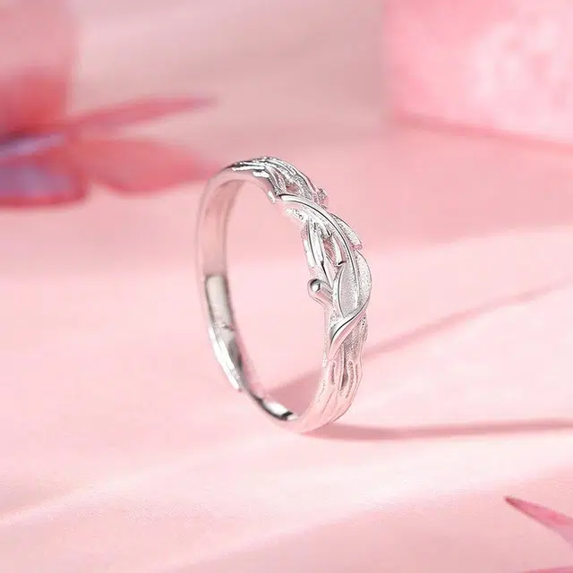 925