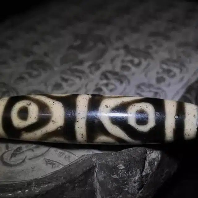 灵运宝 转运藏区天珠八眼色泽老气老矿风化油润包浆老料器磨损到位 小米珠 玉石吊坠 男女同款情侣款