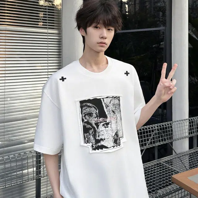 URBAN AUTHENTIC T