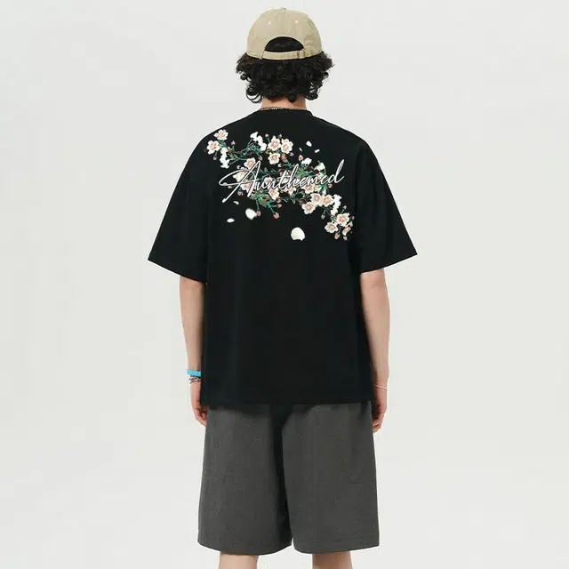 UNthemed Vintage Floral Tee