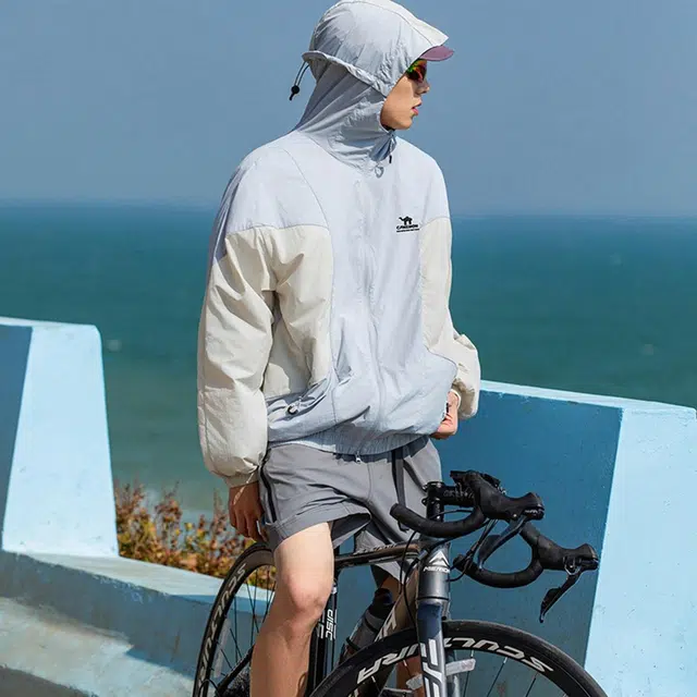 领航骆驼 山系户外防晒运动百搭夹克外套 男款