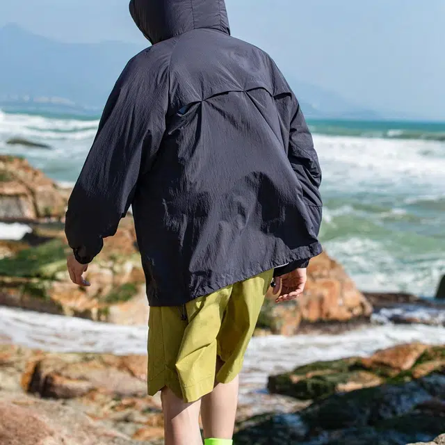 领航骆驼 百搭潮流户外登山潮流夹克外套 男款