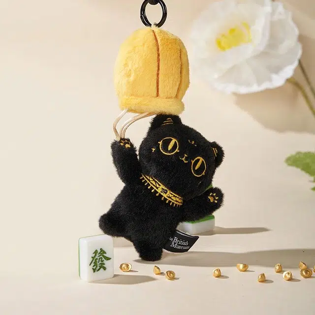大英博物馆 巴斯特系列 “發财”降落伞萌猫 毛绒香氛 黑色 包挂 车挂 可爱 聚酯纤维 挂件 男女同款情侣款