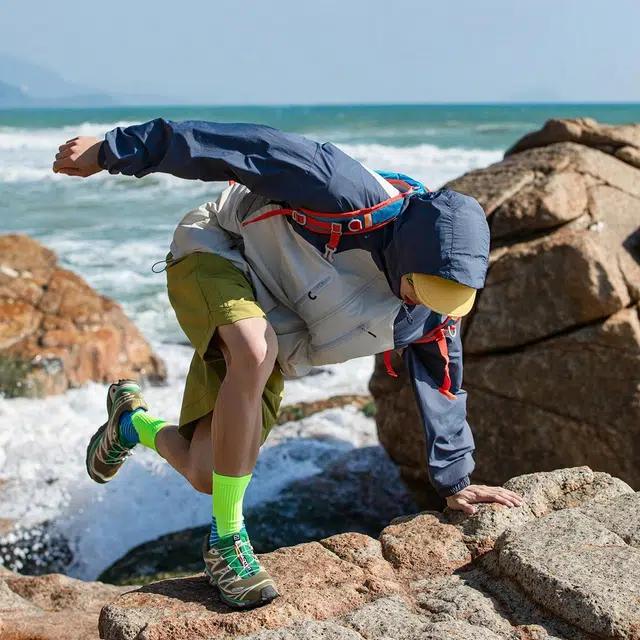 领航骆驼 户外运动学生党百搭潮流防晒衣 男款