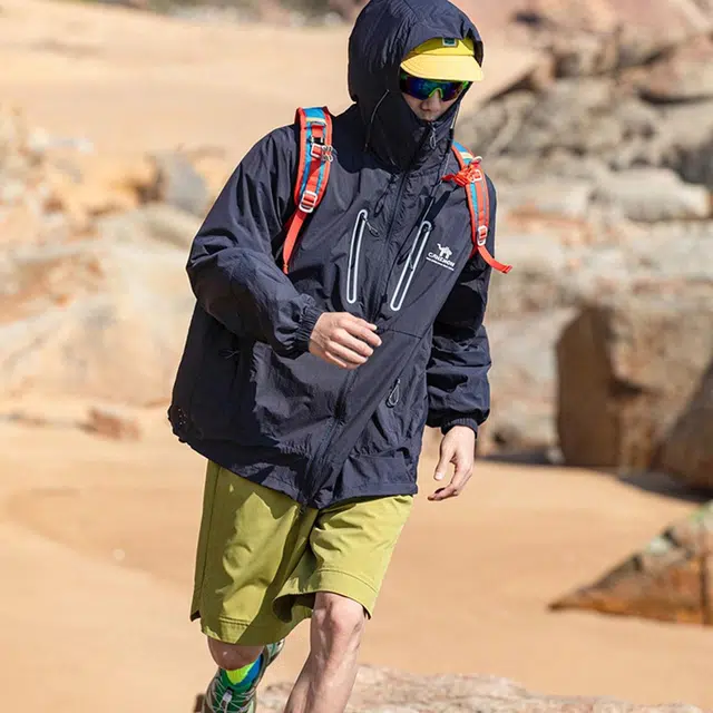 领航骆驼 百搭潮流户外登山潮流夹克外套 男款