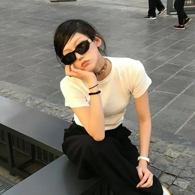 Cranta Komeia ins