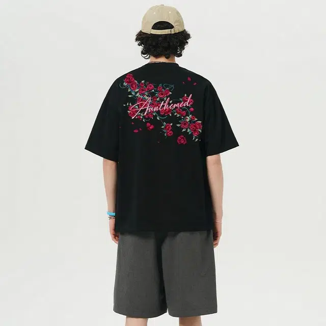 UNthemed T