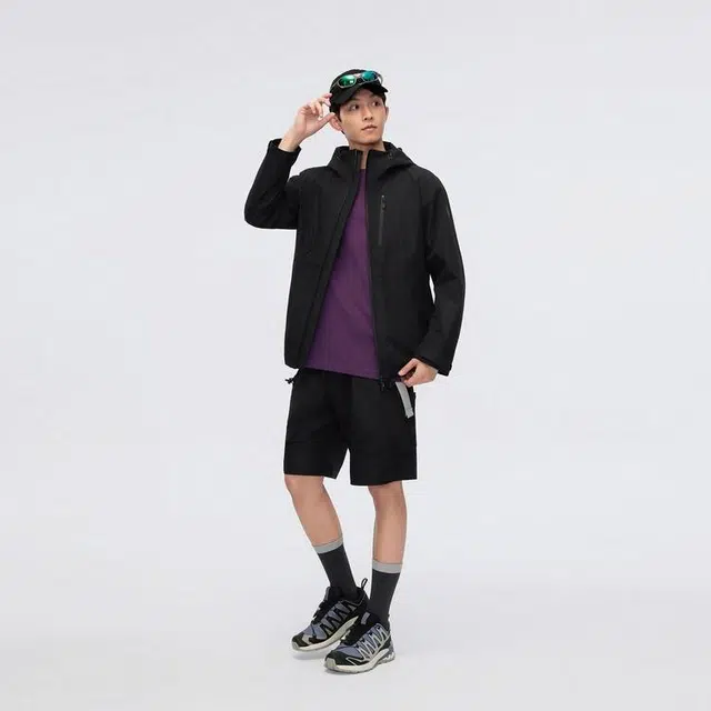 波司登  冲锋衣系列 户外防风防水透气纯色胸贴袋徒步骑行登山连帽单壳  秋季冲锋衣 男款