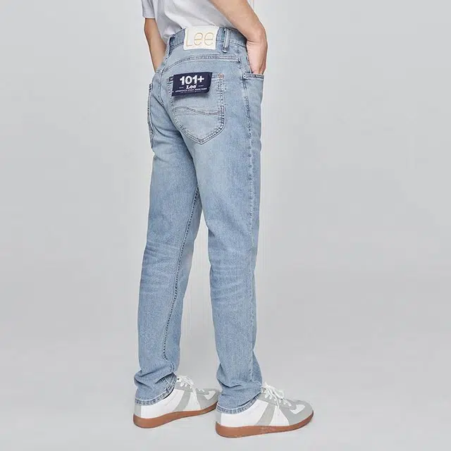 Lee